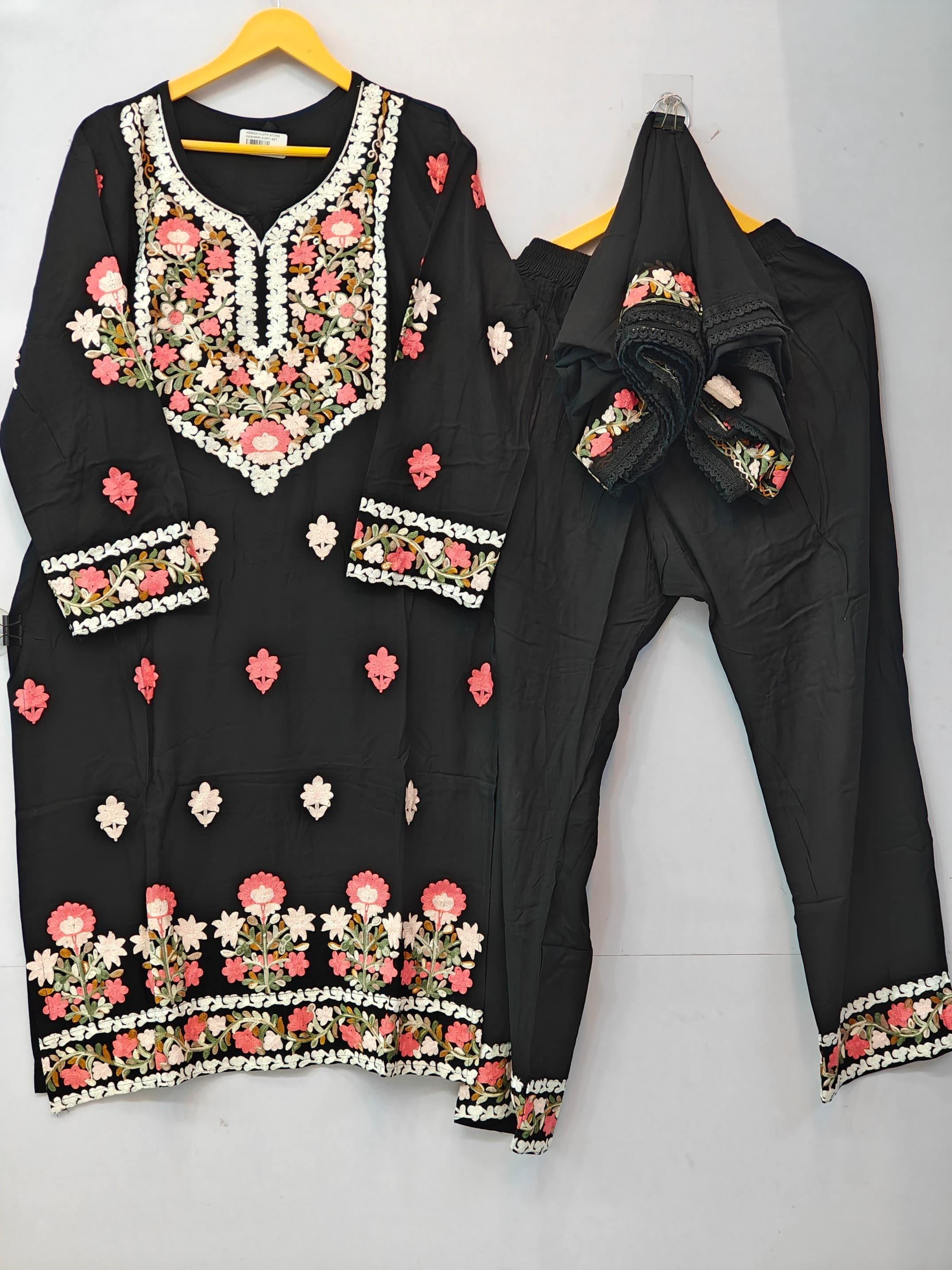 Kashmiri Design 3-Piece Kurta Plazo Set
