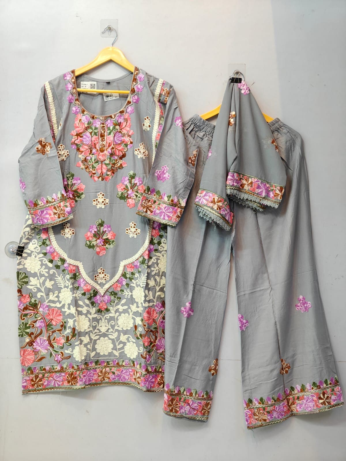 Grey Floral Embroidered Kashmiri 3-Piece Suit