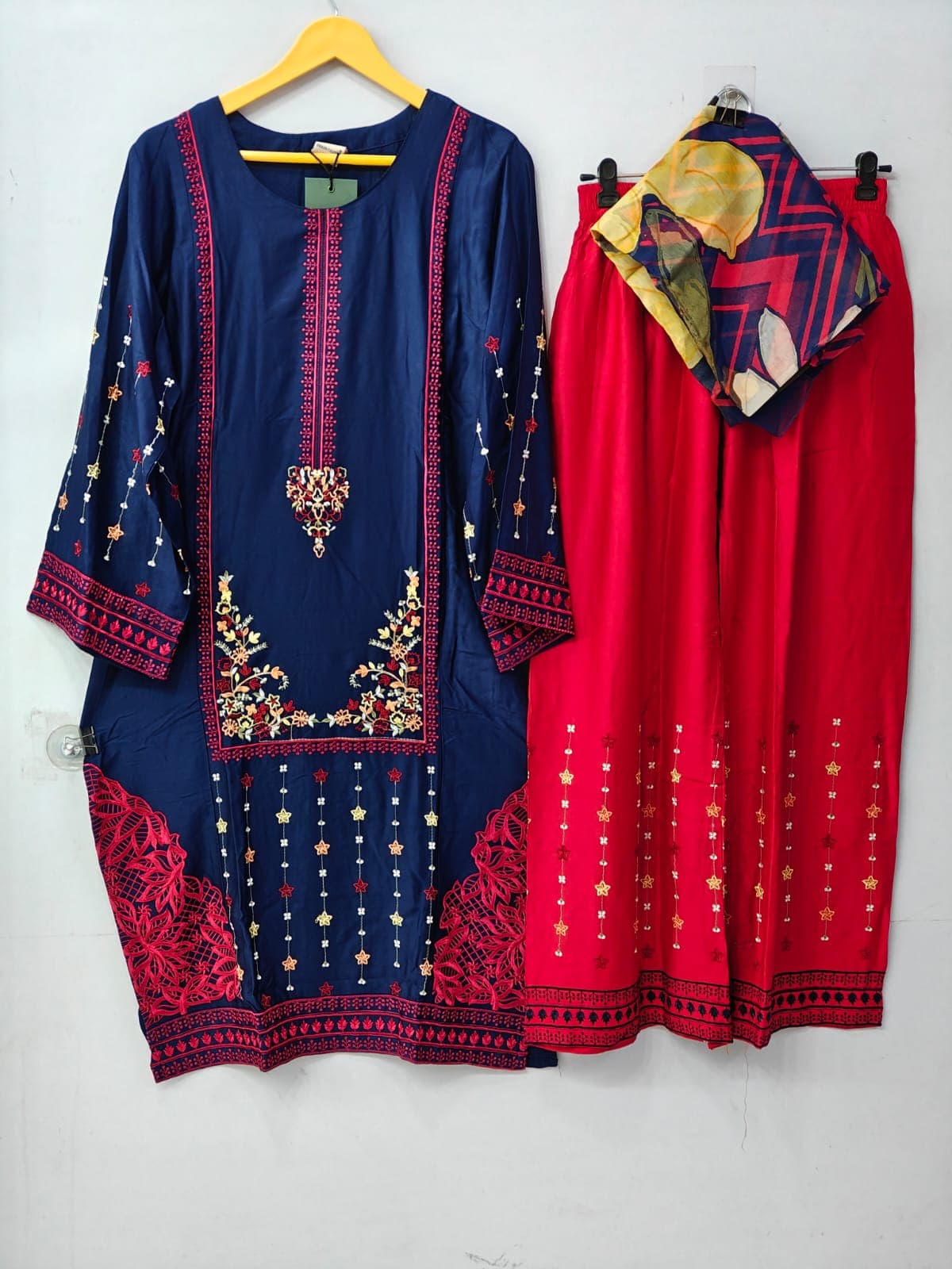 Pakistani Ready Made 3-Piece Suit